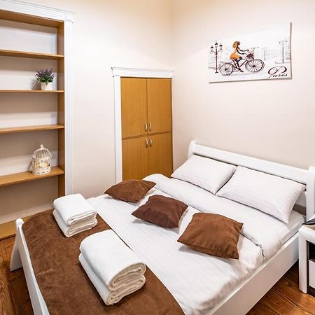 Avangard On Sholom Aleikhema St 7 Apart Appartement Lviv Buitenkant foto